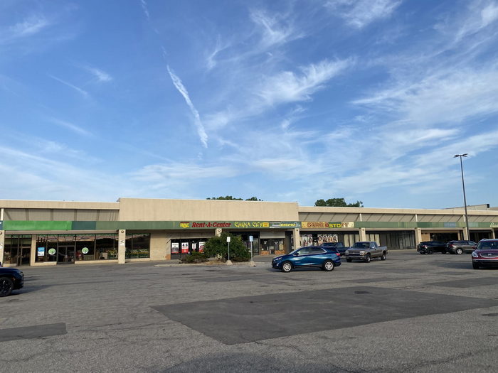 South Flint Plaza - June 21 2022 Photo (newer photo)